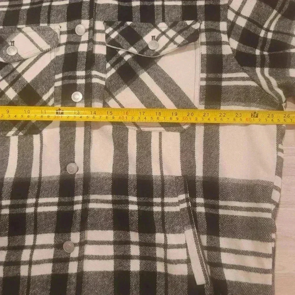 ZARA Oversized Shaket Overshirt Checkered Plaid Black and White M Pockets Collar - Picture 10 of 10